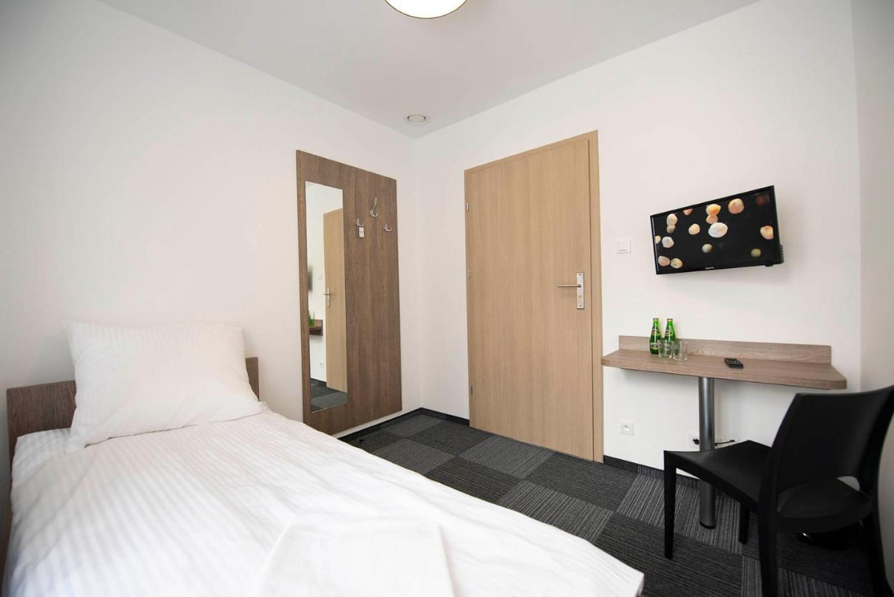 Hostel Sms Free Parking Бидгошч Екстериор снимка