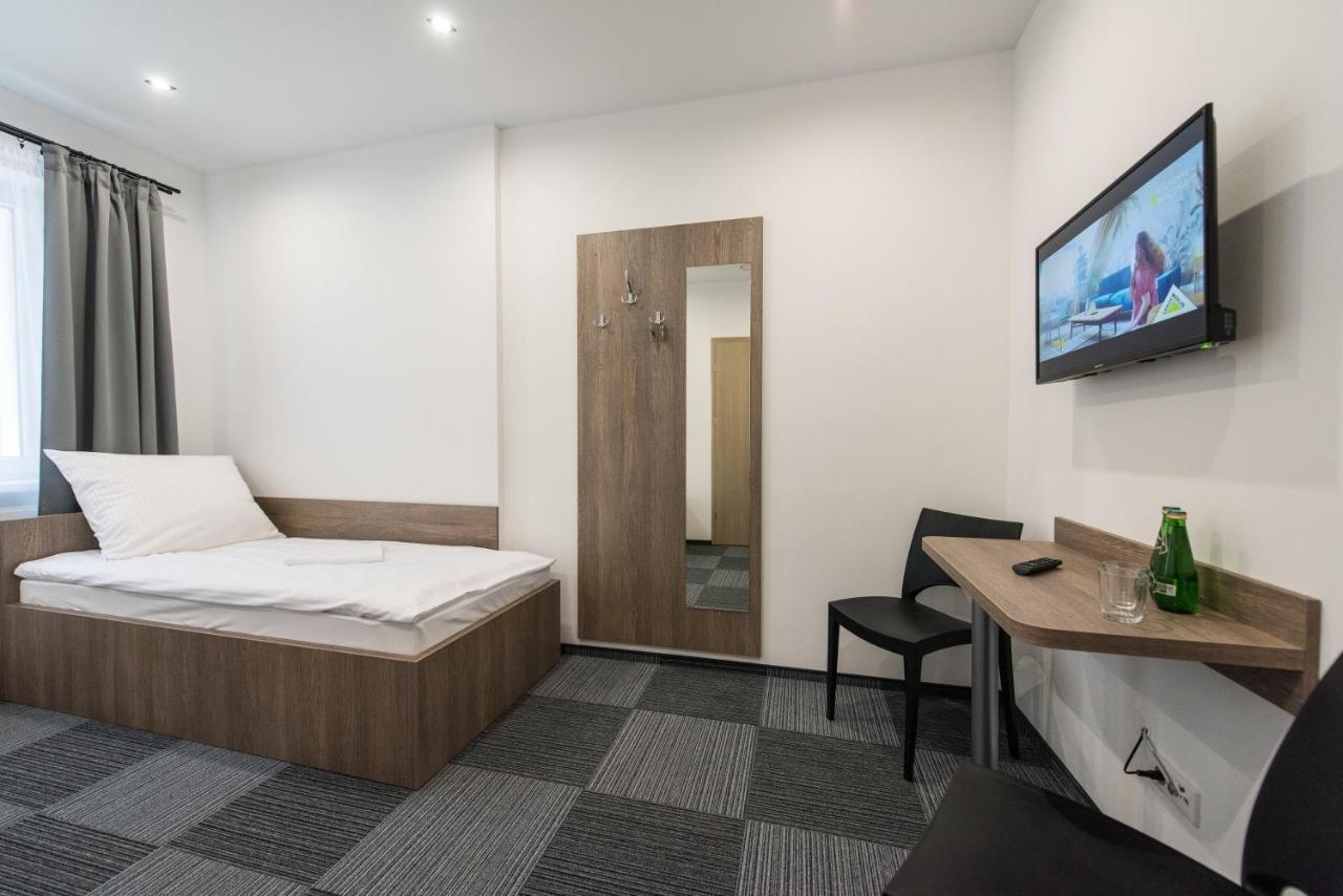 Hostel Sms Free Parking Бидгошч Екстериор снимка